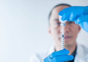 Reino Unido acredita em vacina contra a Covid-19 disponível antes do Natal