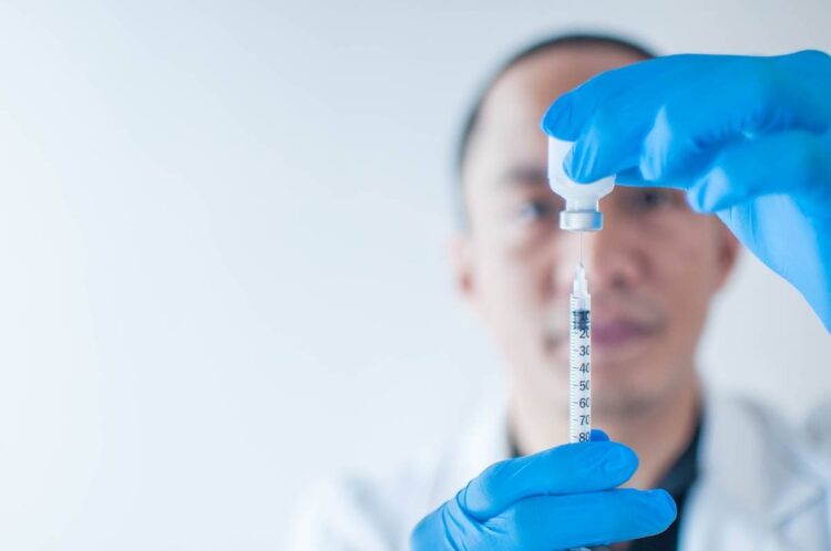 Reino Unido acredita em vacina contra a Covid-19 disponível antes do Natal