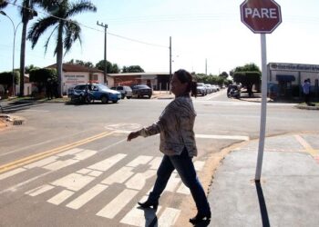 Obras de asfalto avançam e 60 famílias já realizaram sonho da casa própria