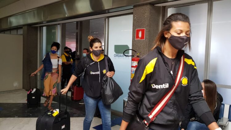 Equipes femininas chegam à Capital para disputa da Supercopa de Vôlei