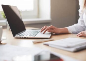 Confira cursos online para jornalistas com inscrições abertas