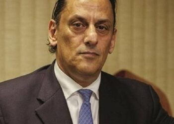 Atendente acusa ex-advogado da família Bolsonaro de racismo, disse: “macaca”