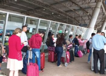 Na rodoviária, passageiros são orientados sobre cuidados com saúde nesta Virada de Ano