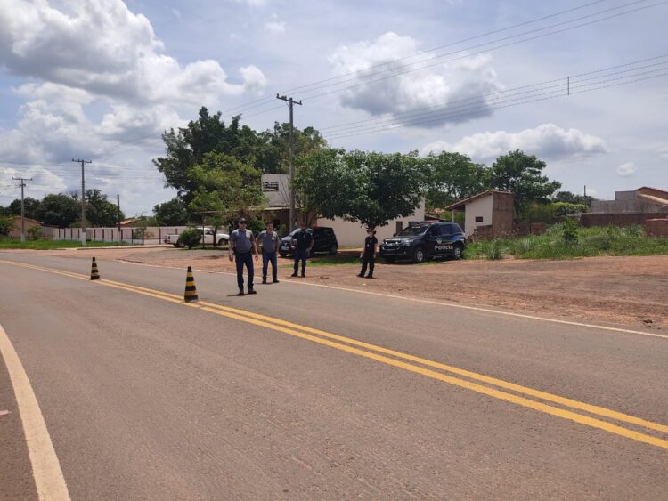 Suspeitos de roubarem caminhonetes são identificados e um deles é preso