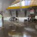 Chuva forte com vendaval derruba teto de posto de combustíveis na Capital