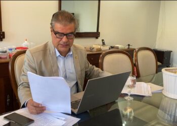 Projeto que prevê regras para distribuição da vacina contra Covid é aprovado no Senado