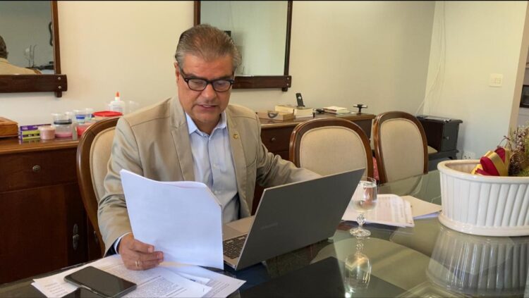 Projeto que prevê regras para distribuição da vacina contra Covid é aprovado no Senado