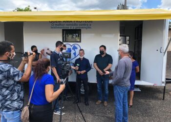 Deputado Marcio Fernandes entrega Castramóvel para população de Sonora