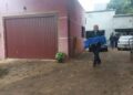 Polícia procura assassinos de jovens; acusada de matar bebê tenta anular julgamento