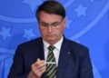 Bolsonaro diz que pessoa com HIV é “despesa” e elogia plano de abstinência