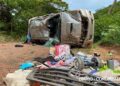 Hilux capota, idosa morre e mais duas pessoas, entre elas uma criança, ficam feridas