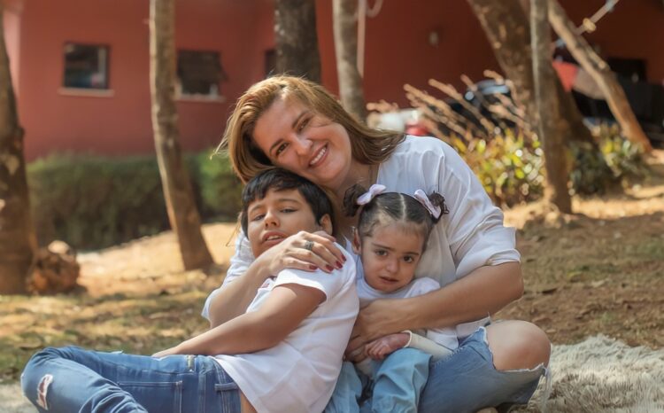 Bebê-borboleta completa três anos de vida e tem sua história contada num livro