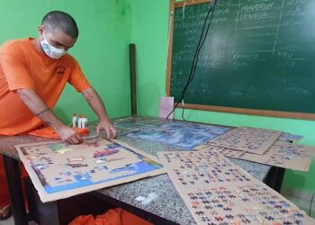 Projeto une estímulo educacional de detentos e estudantes por meio de obras de arte