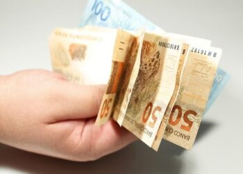 Governo paga 13° salário dos servidores nesta terça-feira