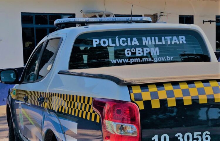 Mulher com problemas psiquiátricos diz que marido a agrediu e os 2 vão parar na delegacia