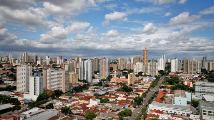 Prefeitura reduz horário de toque de recolher de 23h até as 5h na Capital
