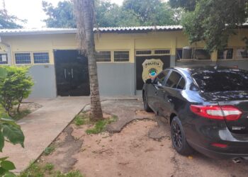 Ladrão que sondava comércios é preso durante perseguição policial