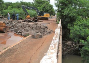 Prefeitura recupera estragos da chuva no Santa Emília e região