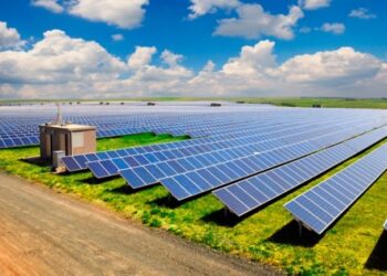 Prefeitura vai usar energia solar em mais de 500 prédios públicos e economizar R$ 24 mi