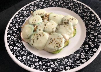 Aprenda como fazer uma receita saudável de Pizza de Abobrinha