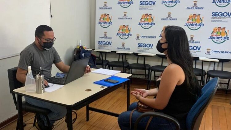 Secretaria retorna com atendimentos a jovens que buscam o primeiro emprego