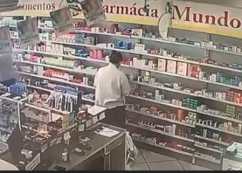 Ladrões que tentaram assaltar farmácia onde atendente reagiu são identificados por câmeras
