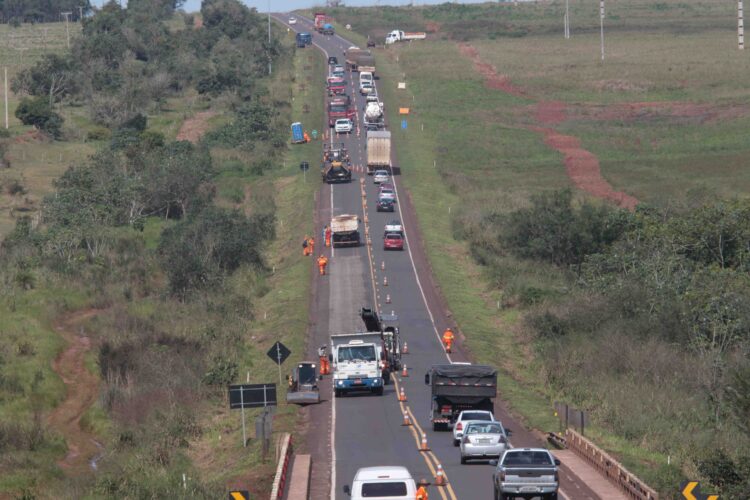 Trechos em obras geram interdições parciais na BR-163 em MS