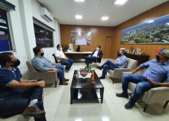 Presidente da Câmara recebe secretário de Saúde e reafirma parceria para combater o Covid