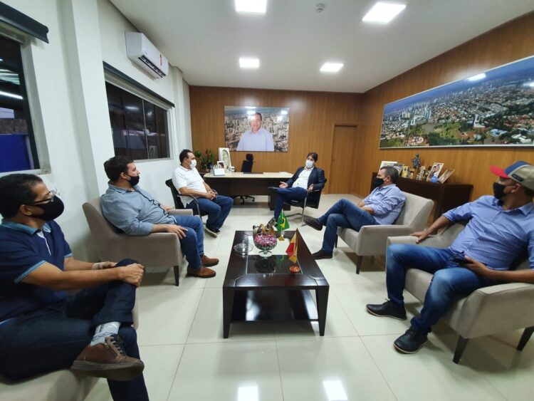 Presidente da Câmara recebe secretário de Saúde e reafirma parceria para combater o Covid