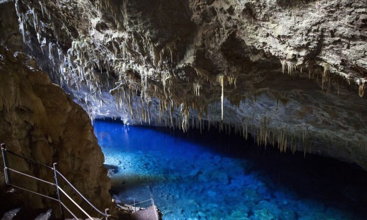 União autoriza cessão da Gruta do Lago Azul ao município de Bonito