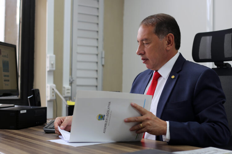 Deputado Gerson Claro é eleito por unanimidade o novo presidente da CCJR