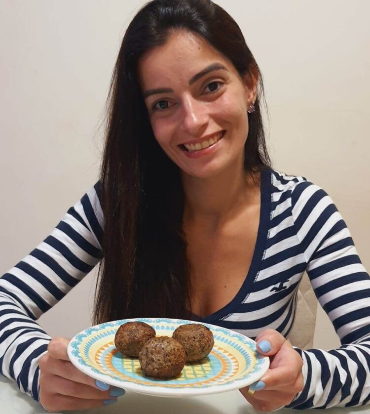 Aprenda a fazer uma receita saudável de “Quibe de Quinoa”
