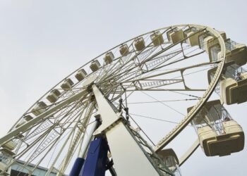 Uma das maiores rodas gigantes da América Latina chega à shopping da Capital