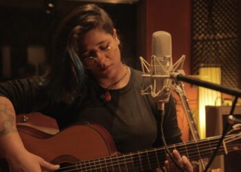 Cantora Bia Blanc traz o melhor do Blues e MPB em seu 1º show live