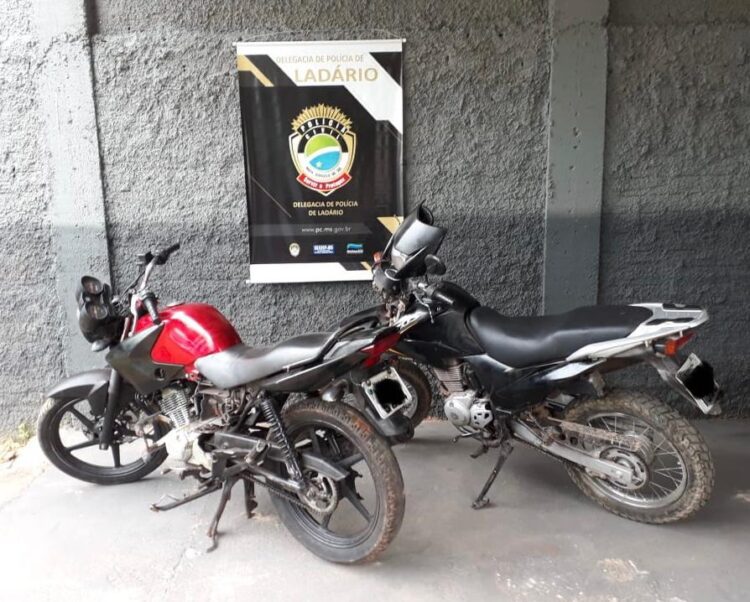 Mulheres são presas escondendo motos furtadas em residência