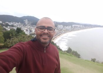 Família faz vaquinha pra trazer jovem que caiu em pedra na praia à Campo Grande