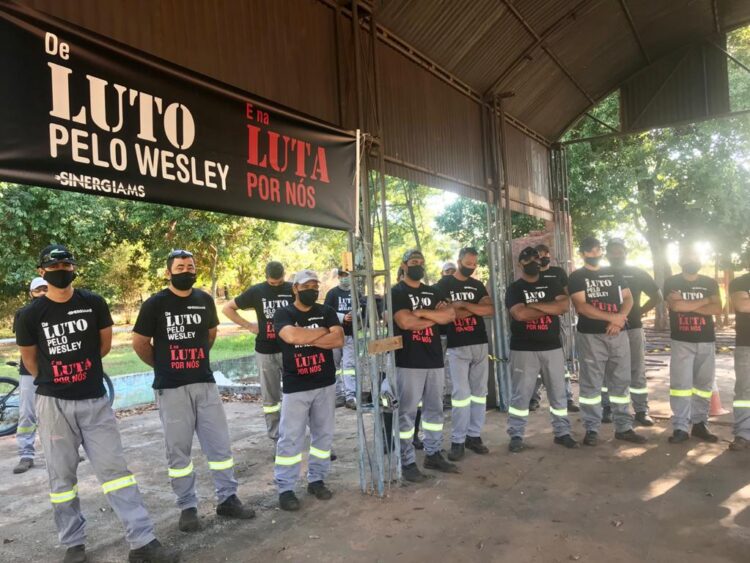 Grupo homenageia eletricista morto em acidente e denuncia terceirizada da Energisa
