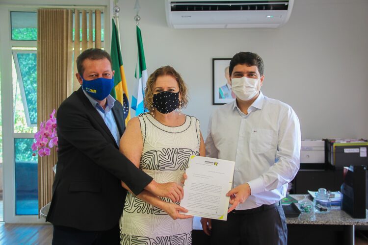 Secretaria de Educação segue decisão dos municípios de iniciar aulas online