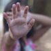 Após bebedeira, homem dorme na casa da amiga e estupra sua filha de 11 anos