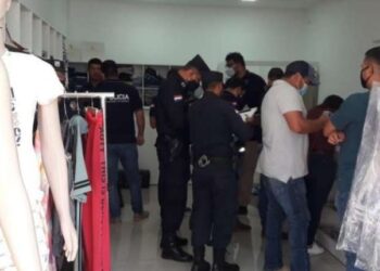 Homem atira várias vezes contra mulher e depois se mata na fronteira