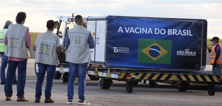 Bandidos armados invadem posto de saúde e roubam vacinas contra a Covid-19 em Natal