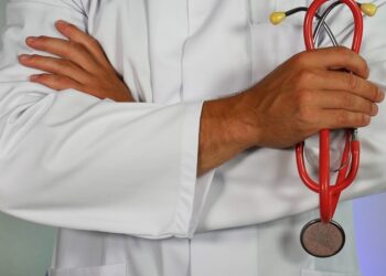 Aperfeiçoamento profissional aumenta chances de emprego no setor de saúde