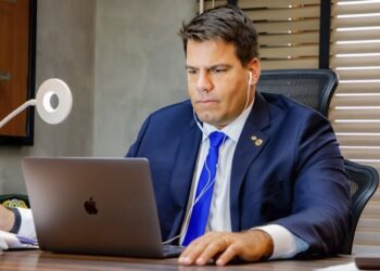 Capitão Contar solicita que Aneel anule qualquer reajuste de energia em 2021