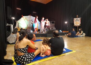 Teatro infantil retorna a shopping com espaços reservados para cada família