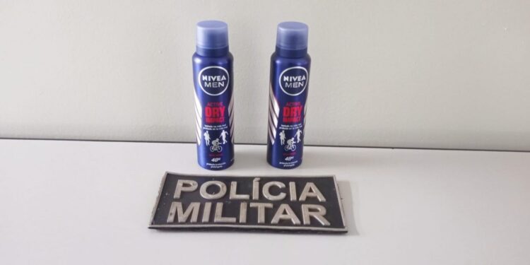 Homem é preso após roubar 8 frascos de antitranspirantes de comércio