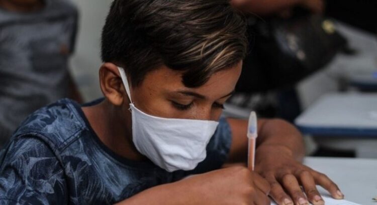 Especialistas defendem volta segura às aulas presenciais