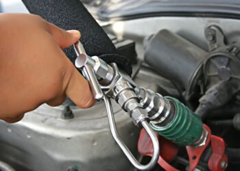 Gás natural é economia de até 48% em relação a gasolina e aumenta até vida útil do motor