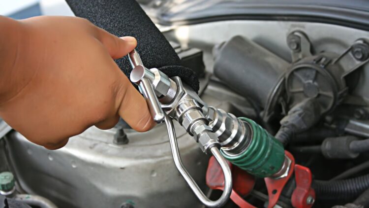 Gás natural é economia de até 48% em relação a gasolina e aumenta até vida útil do motor