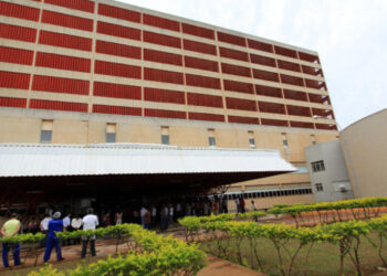 Funcionária diz que oxigênio acaba neste fim de semana no HR e hospital está em colapso
