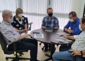 Assomasul discute com a Saúde compra de vacinas e eventuais medidas restritivas